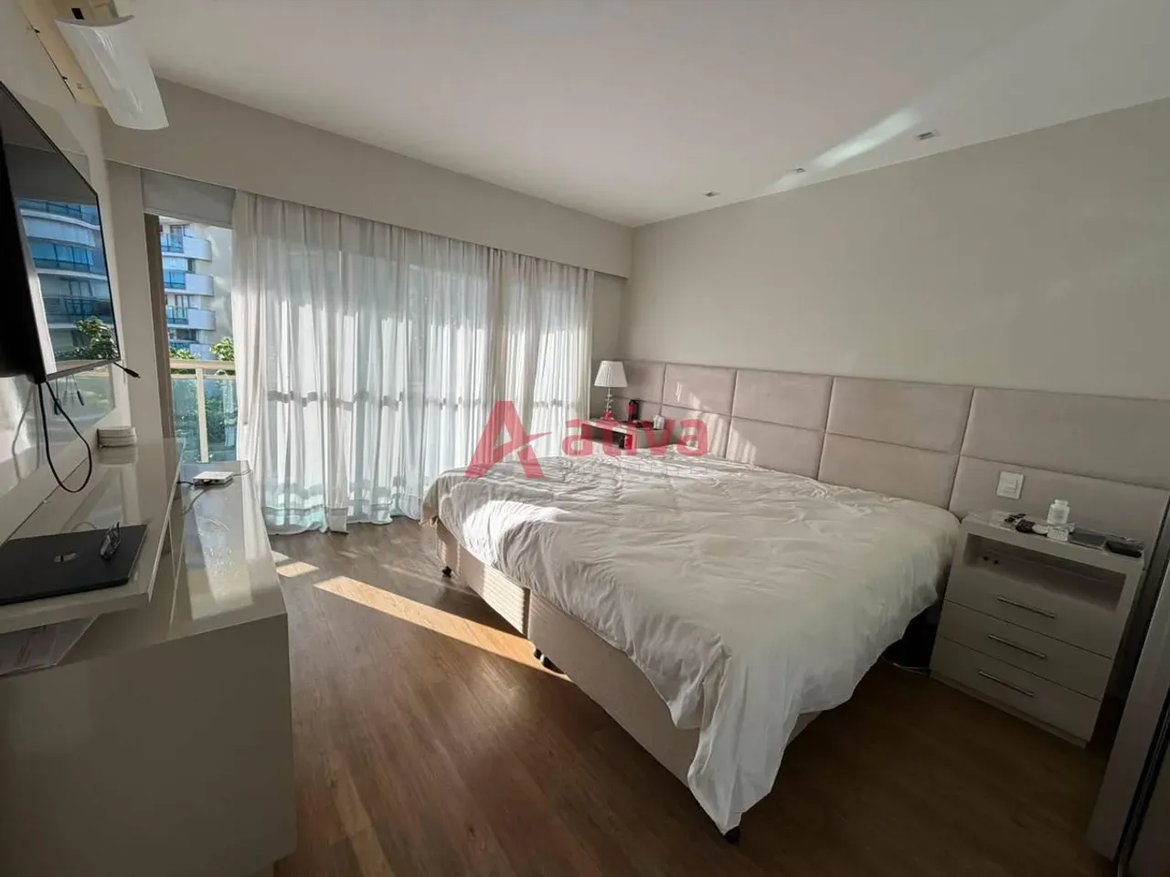 Furnished apartment with 4 bedrooms and an open-plan kitchen — photo 14
