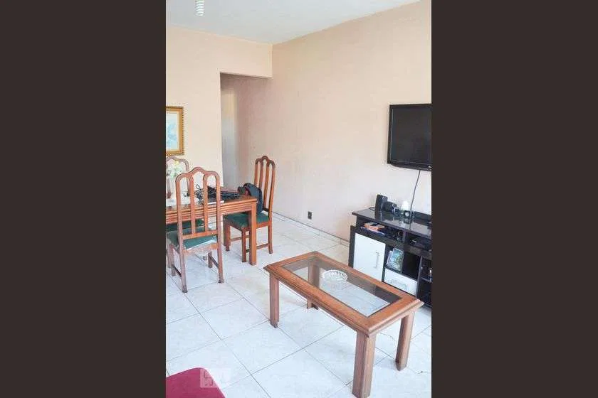 2-bedroom apartment with a closed kitchen and gas stove — photo 9