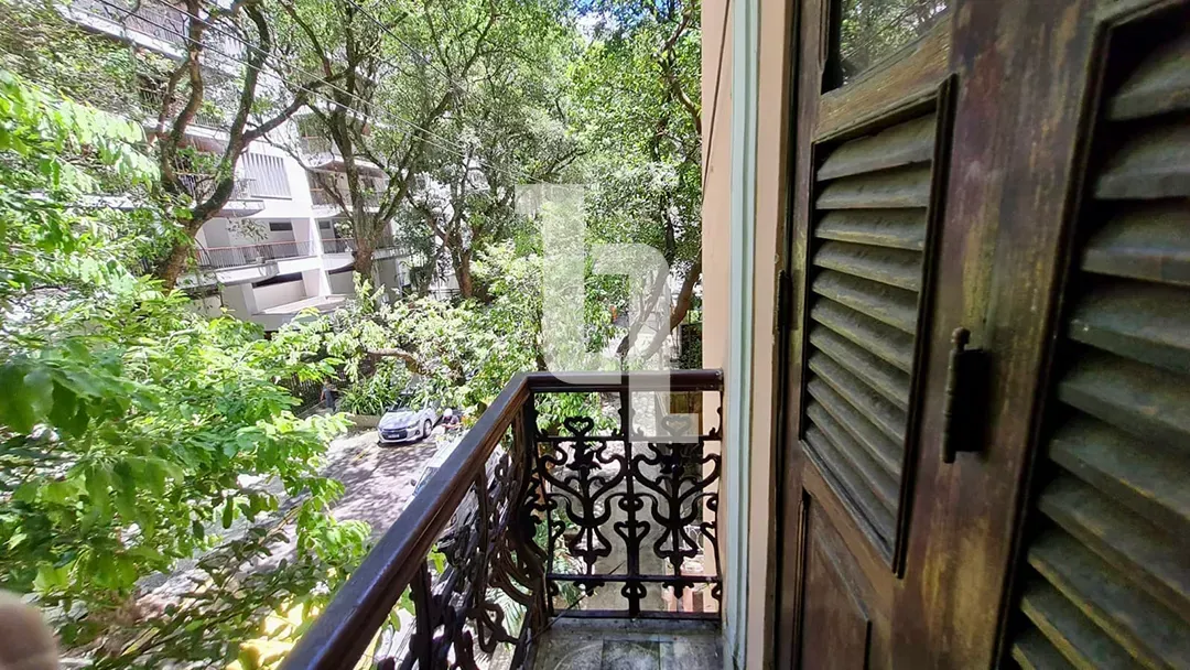 Casa sem mobília com 4 quartos e 4 banheiros — photo 3