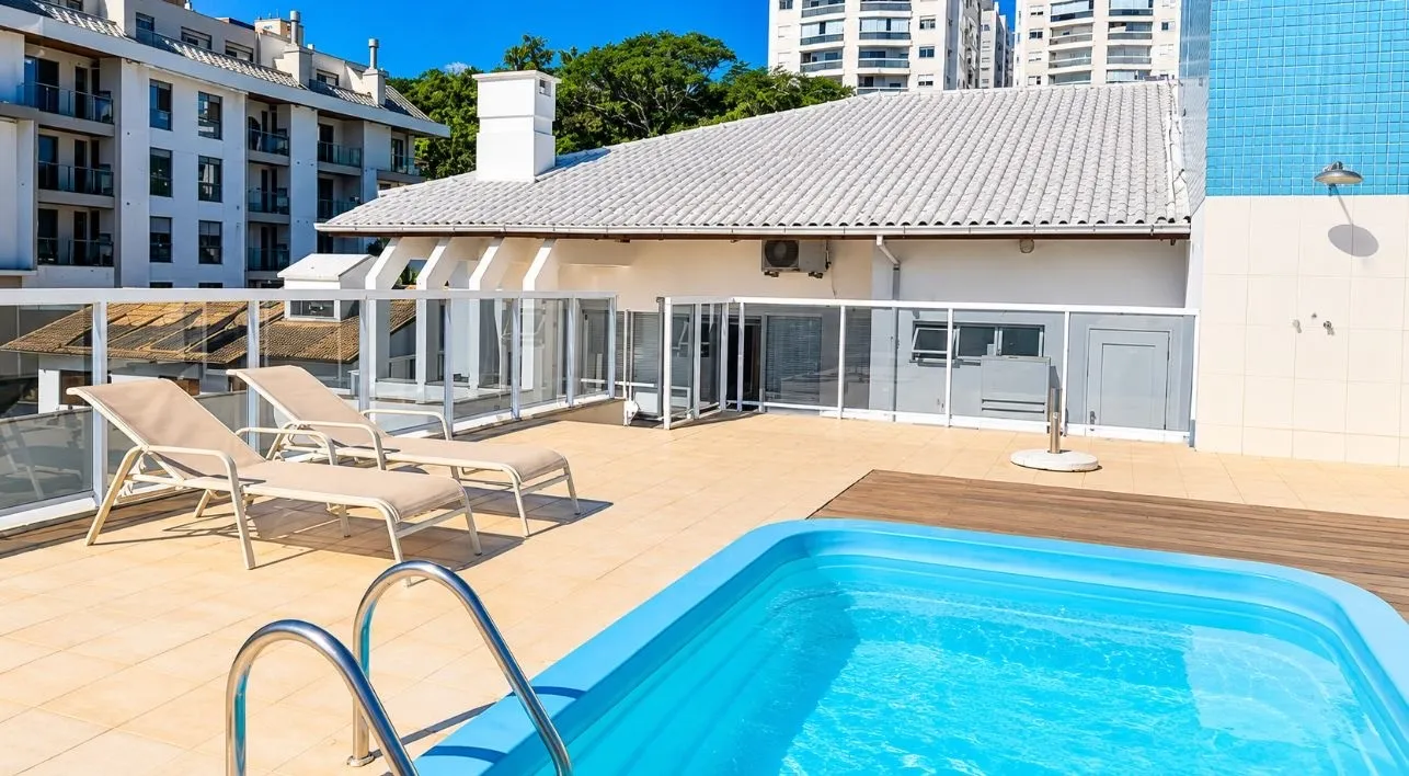 276 m² apartment with a home office and a water view