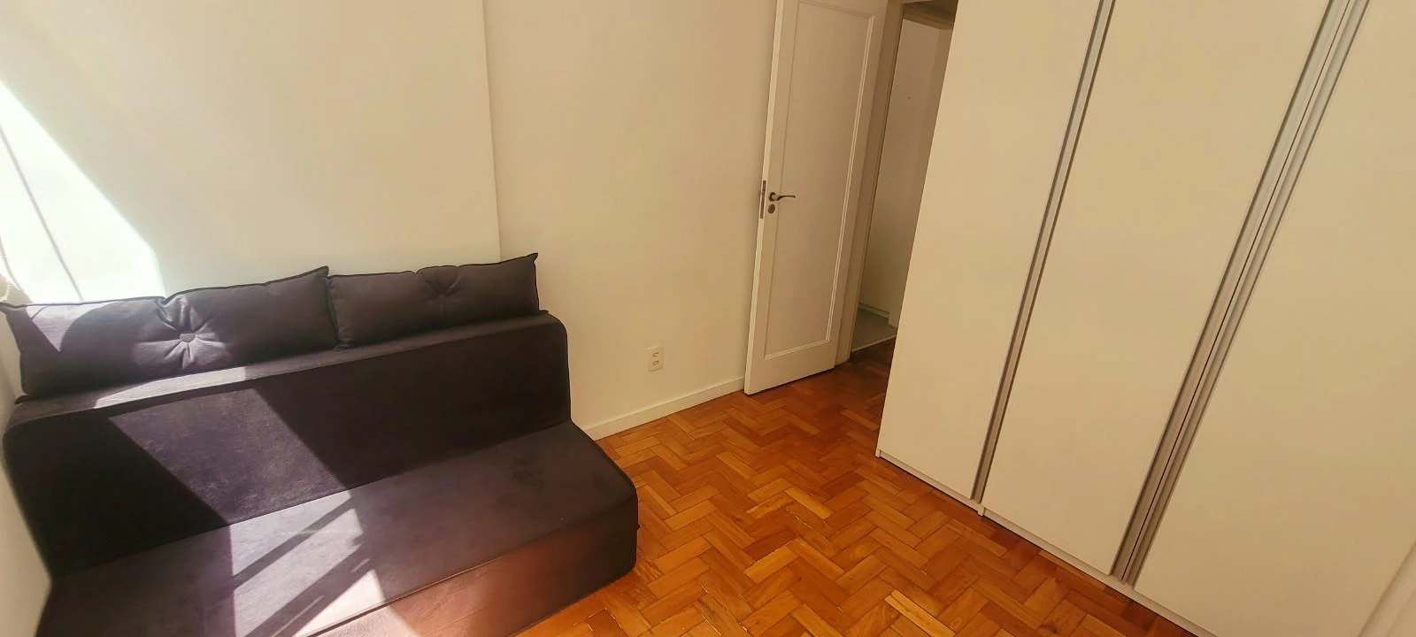 3-bedroom apartment with a washing machine — photo 16