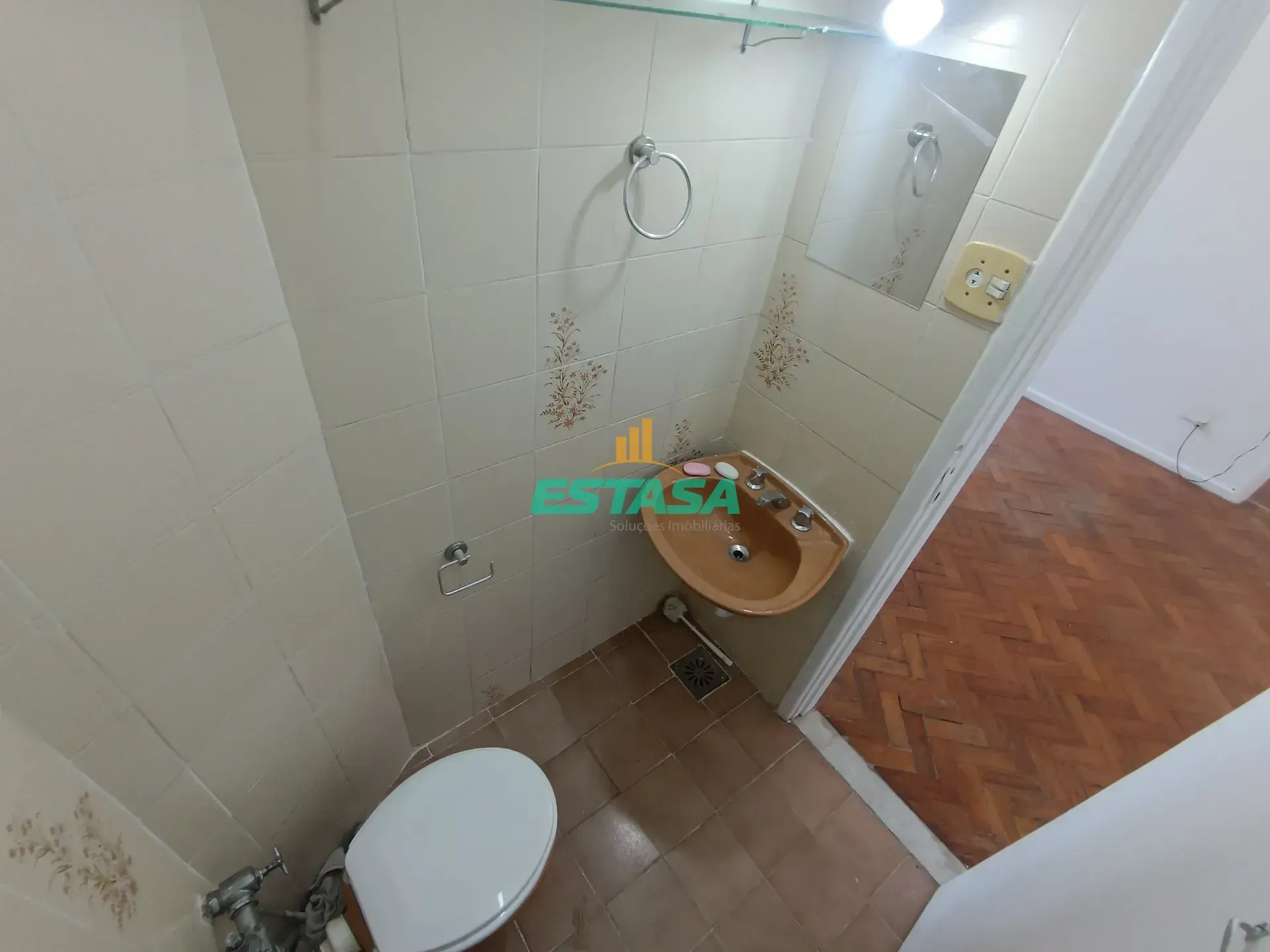 1 quarto e piso de madeira ou laminado: apartamento de 37 m² — photo 8