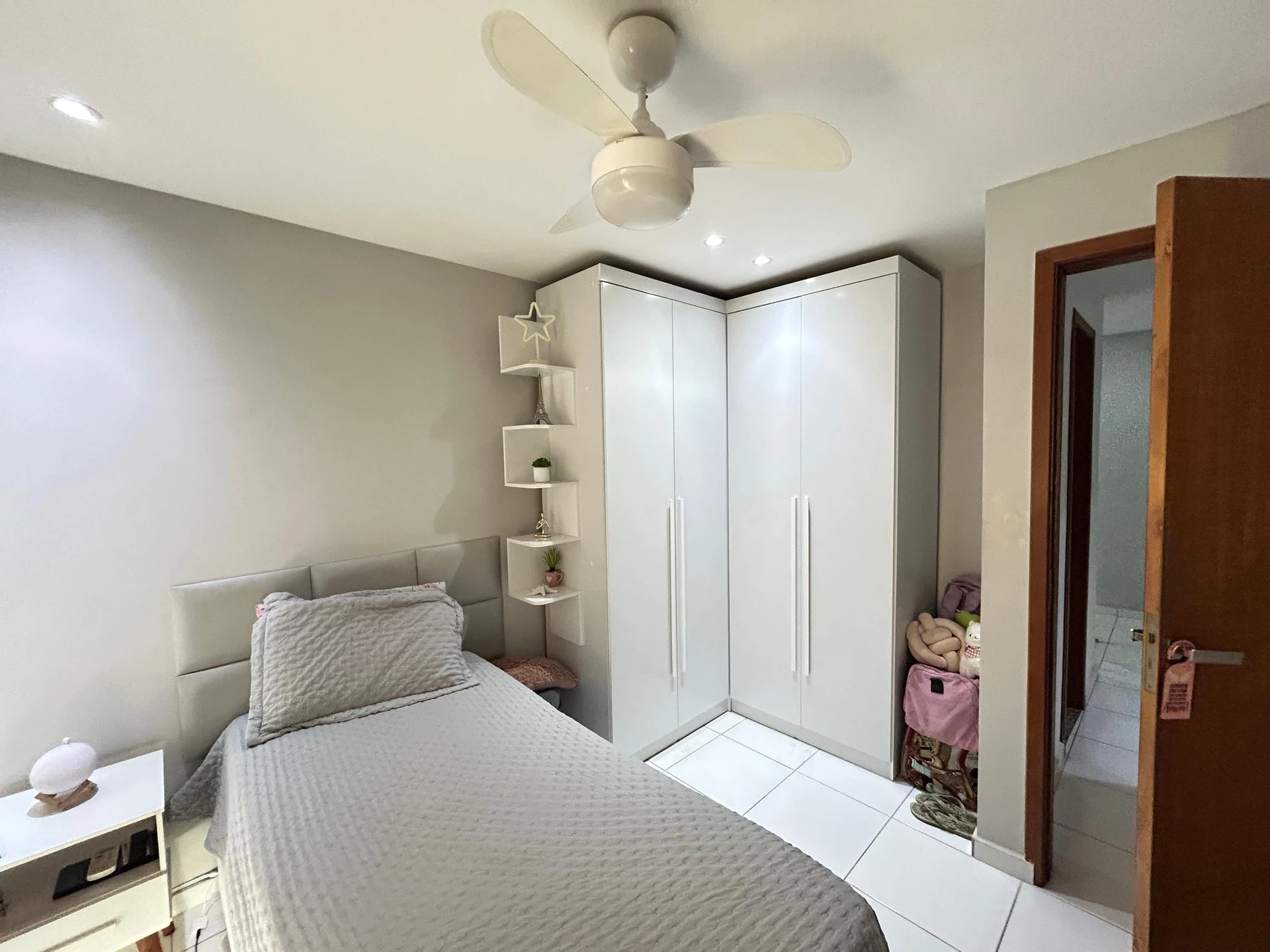 Furnished house with 3 bedrooms and a gas stove kitchen — photo 3