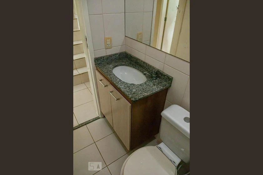 Balcony with a grill in a 2-bedroom house, 118 m² — photo 48