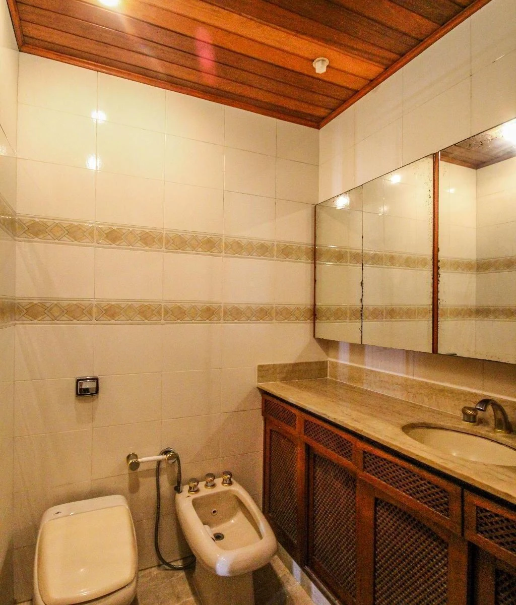 Apartment with 4 bedrooms, 4 baths and 300 m² — photo 42