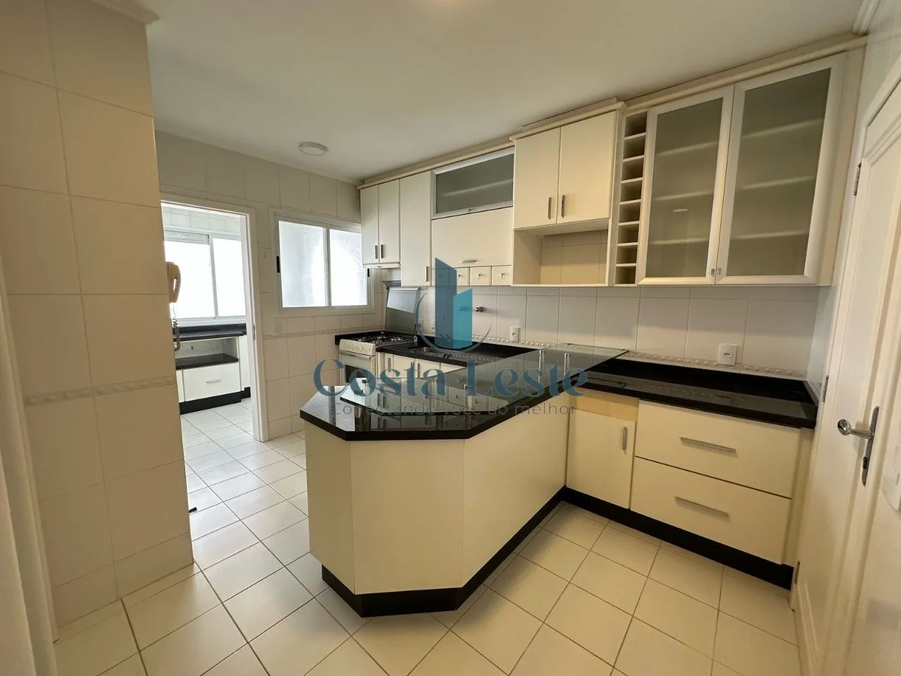 Apartment, 130 m², with a glass-enclosed balcony — photo 2