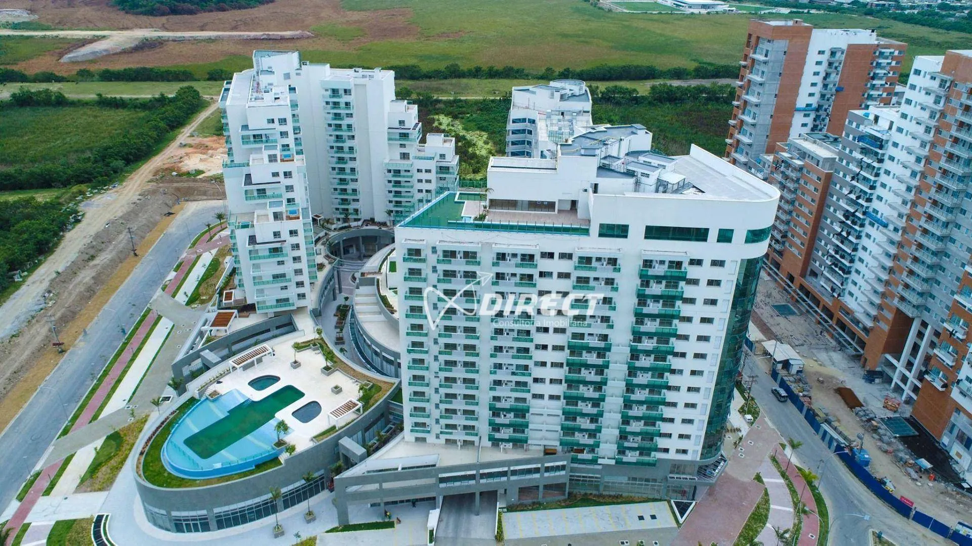 Apartamento no 14º andar com janelas do piso ao teto — photo 2