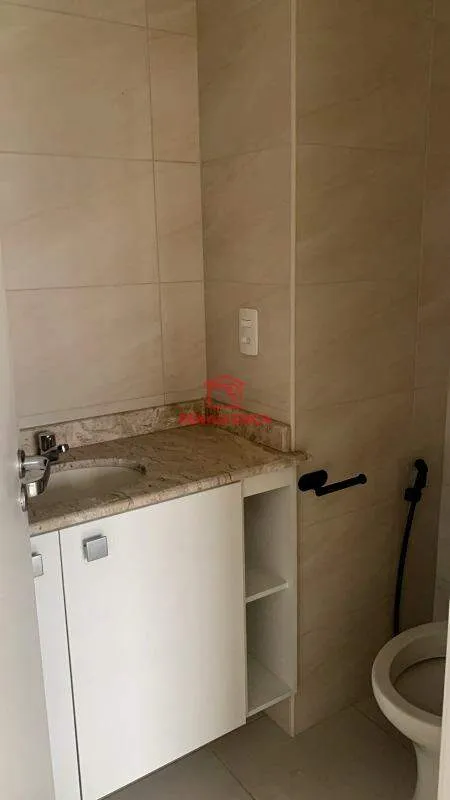 Unfurnished apartment with 3 bedrooms and open kitchen — photo 11