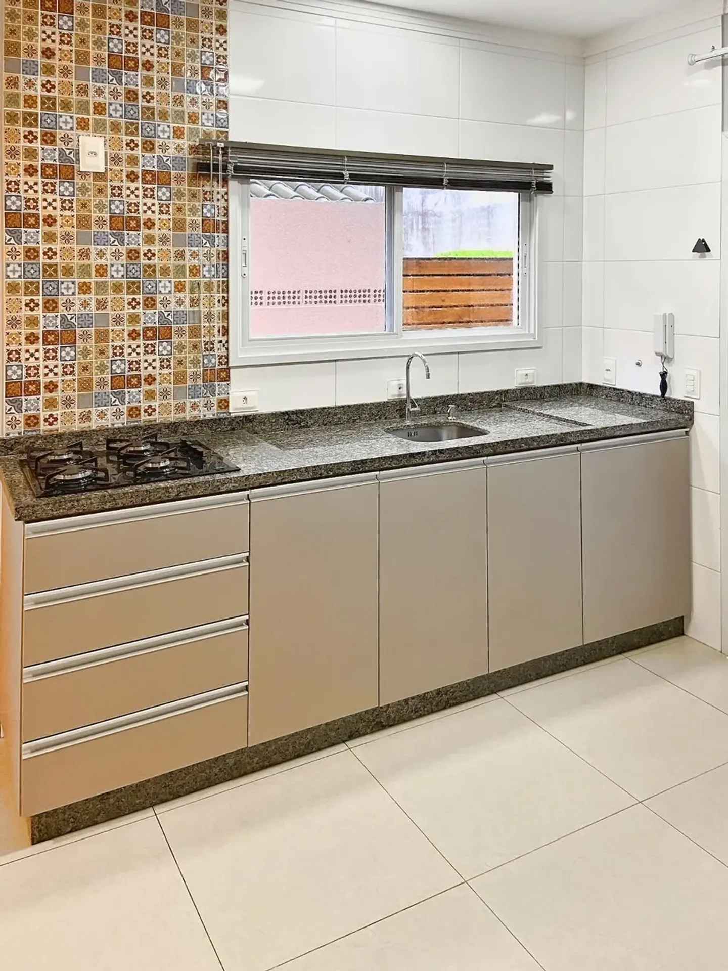 3-bedroom house with a private BBQ