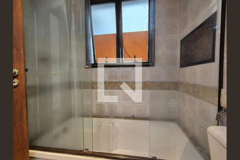 Rental apartment with 3 bedrooms and 208 m² — photo 41