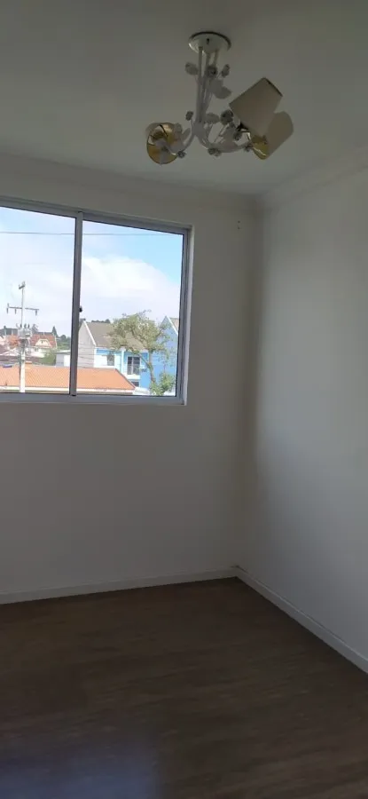 Wood or laminate floors in a 2-bedroom apartment, 68 m² — photo 3