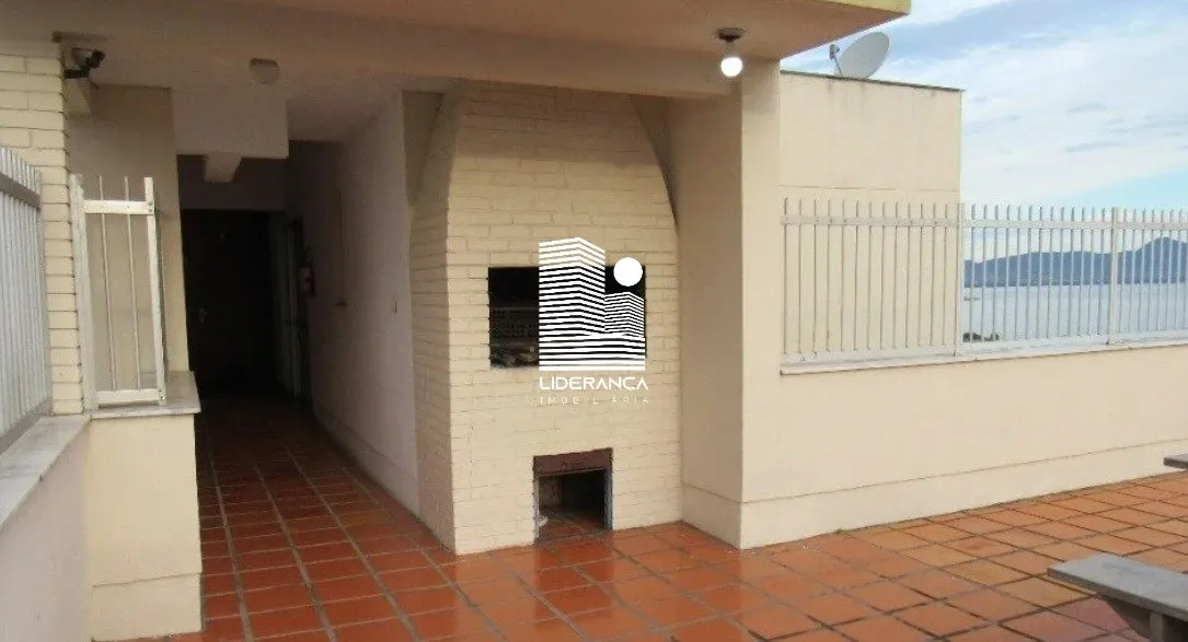 One-bedroom apartment with a washing machine — photo 24