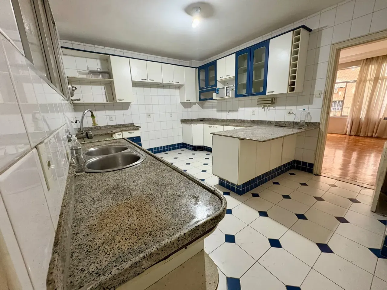 Apartamento, 215 m², com banheira — photo 13