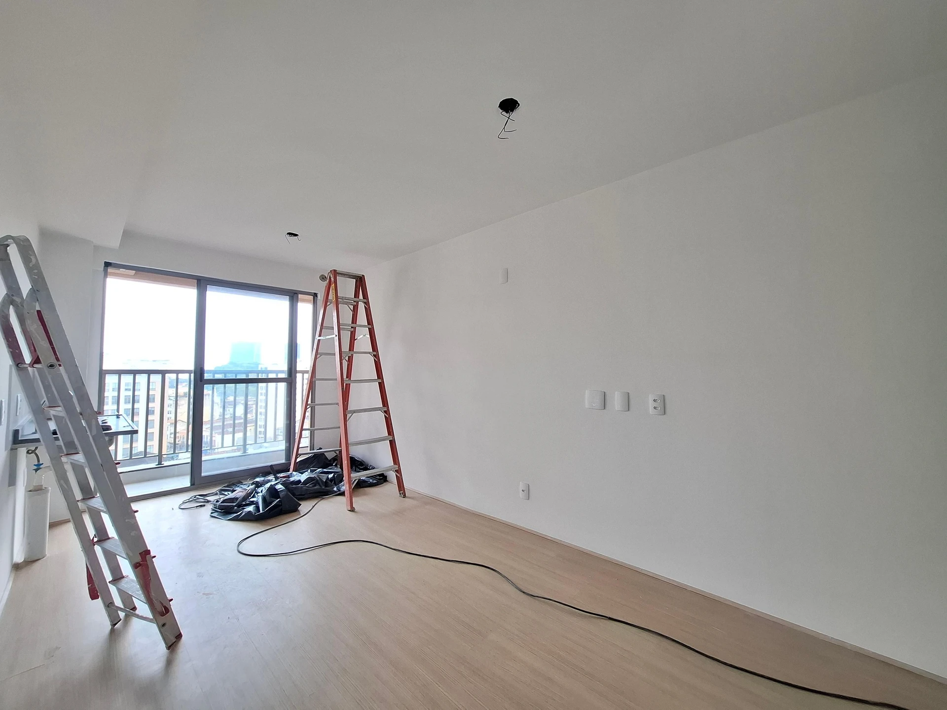 1-bedroom apartment with a balcony and washing machine — photo 23