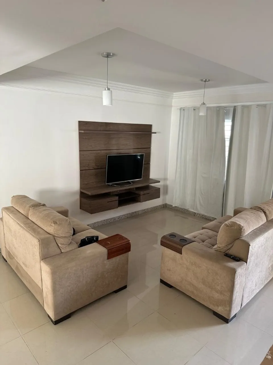 Furnished house with 3 bedrooms, 3 baths and 2 parking
