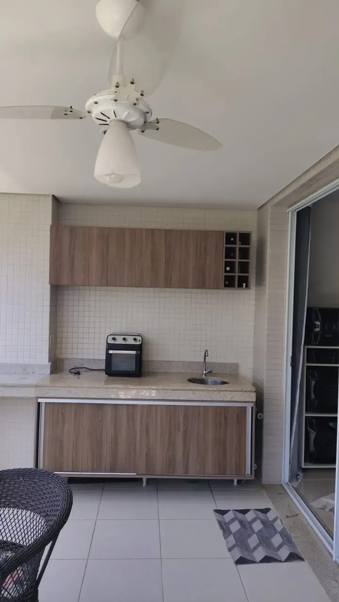 Furnished 2-bedroom apartment with balcony and 3 baths — photo 40