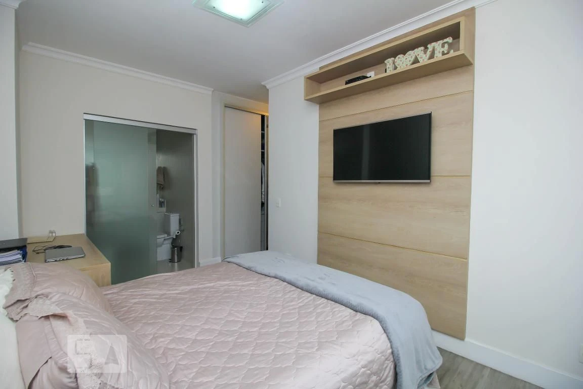 3-bedroom apartment with a glass-enclosed balcony — photo 16