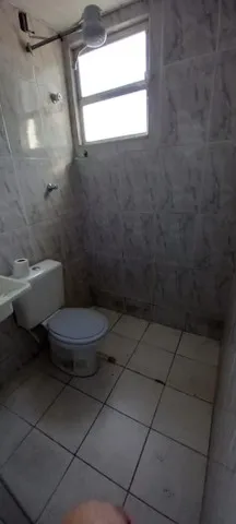 Unfurnished studio with 1 bedroom and 1 bath, no parking — photo 4