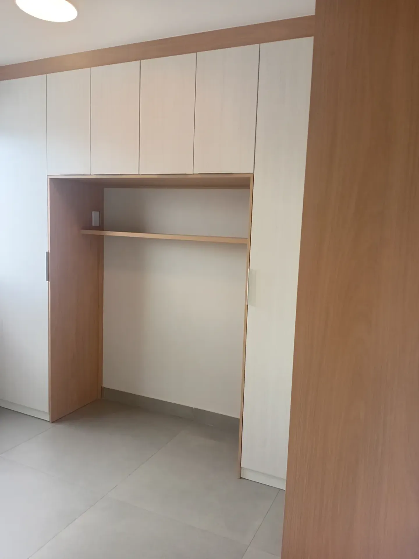 2-bedroom apartment in a building with a gym — photo 3