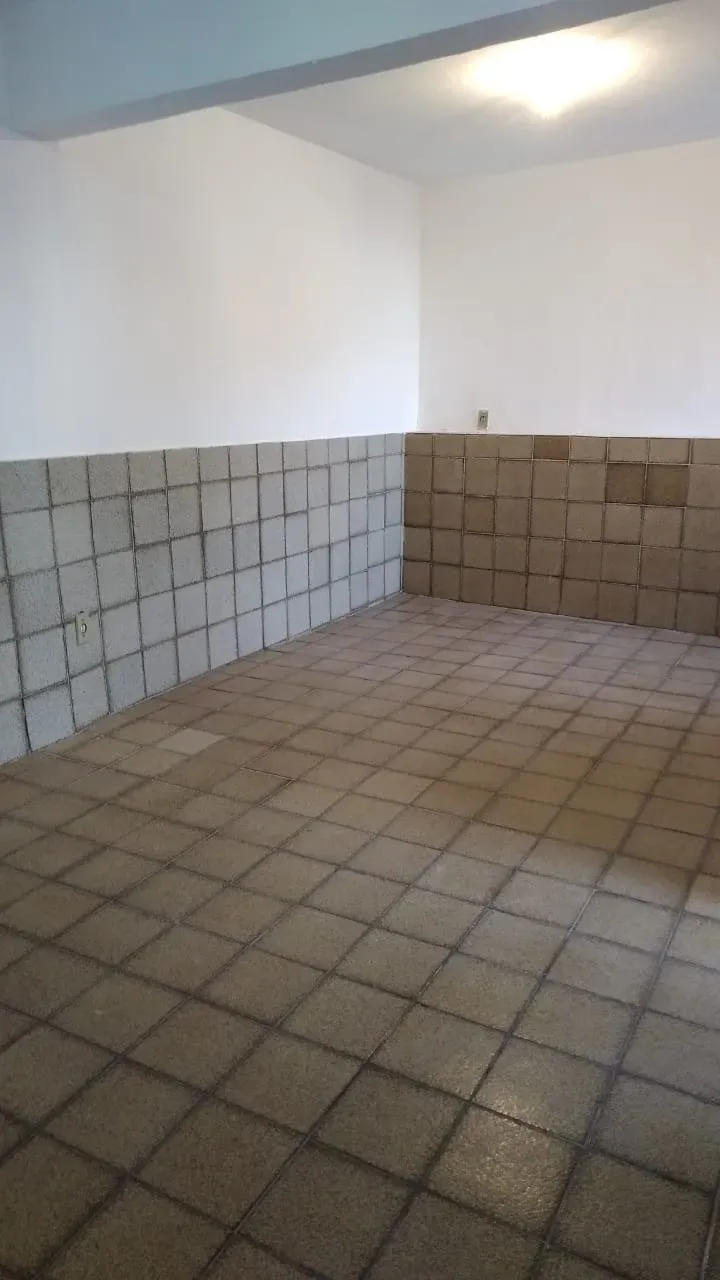 Unfurnished studio with 1 bedroom and 1 bathroom — photo 8