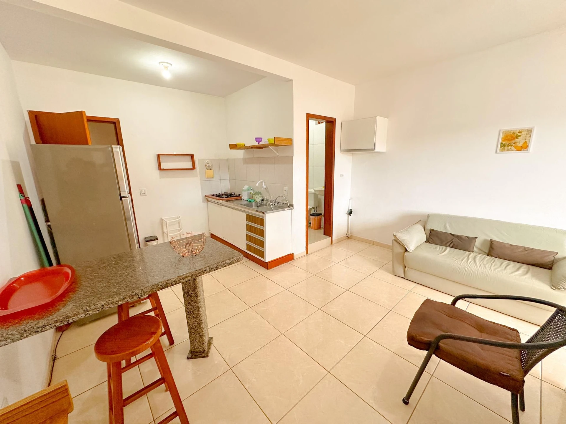 Apartamento amueblado de 1 dormitorio con balcón — photo 12