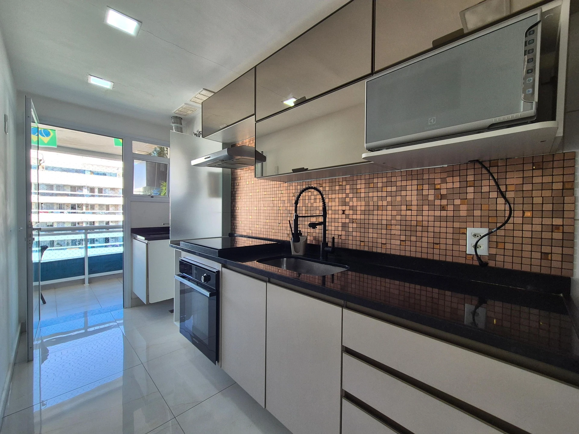 Furnished apartment with 5 bedrooms and open-plan kitchen — photo 11