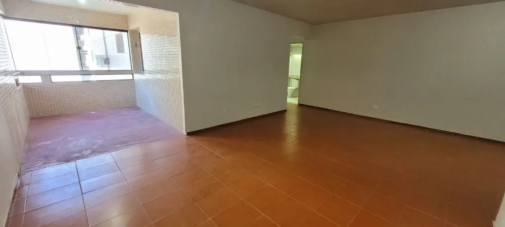 3-bedroom apartment in a building with a pool — photo 5