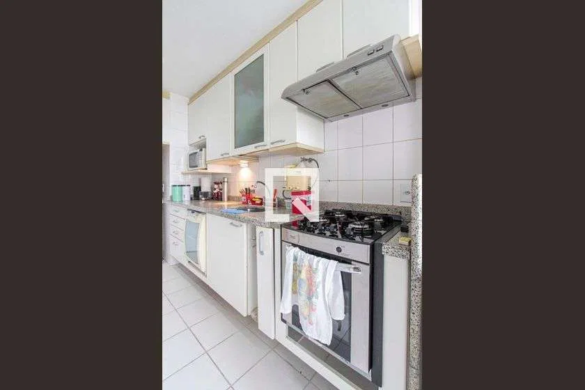 Furnished 85 m² apartment with 2 bedrooms and 2 bathrooms — photo 19