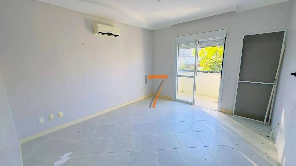 Casa con 4 dormitorios y balcón privado — photo 15