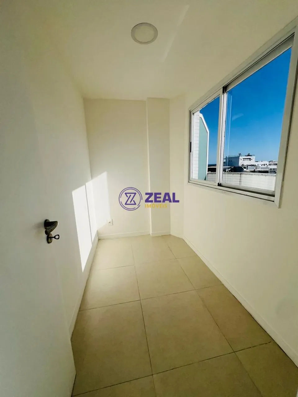 Duplex-style top unit with 3 bedrooms and 5 baths — photo 14
