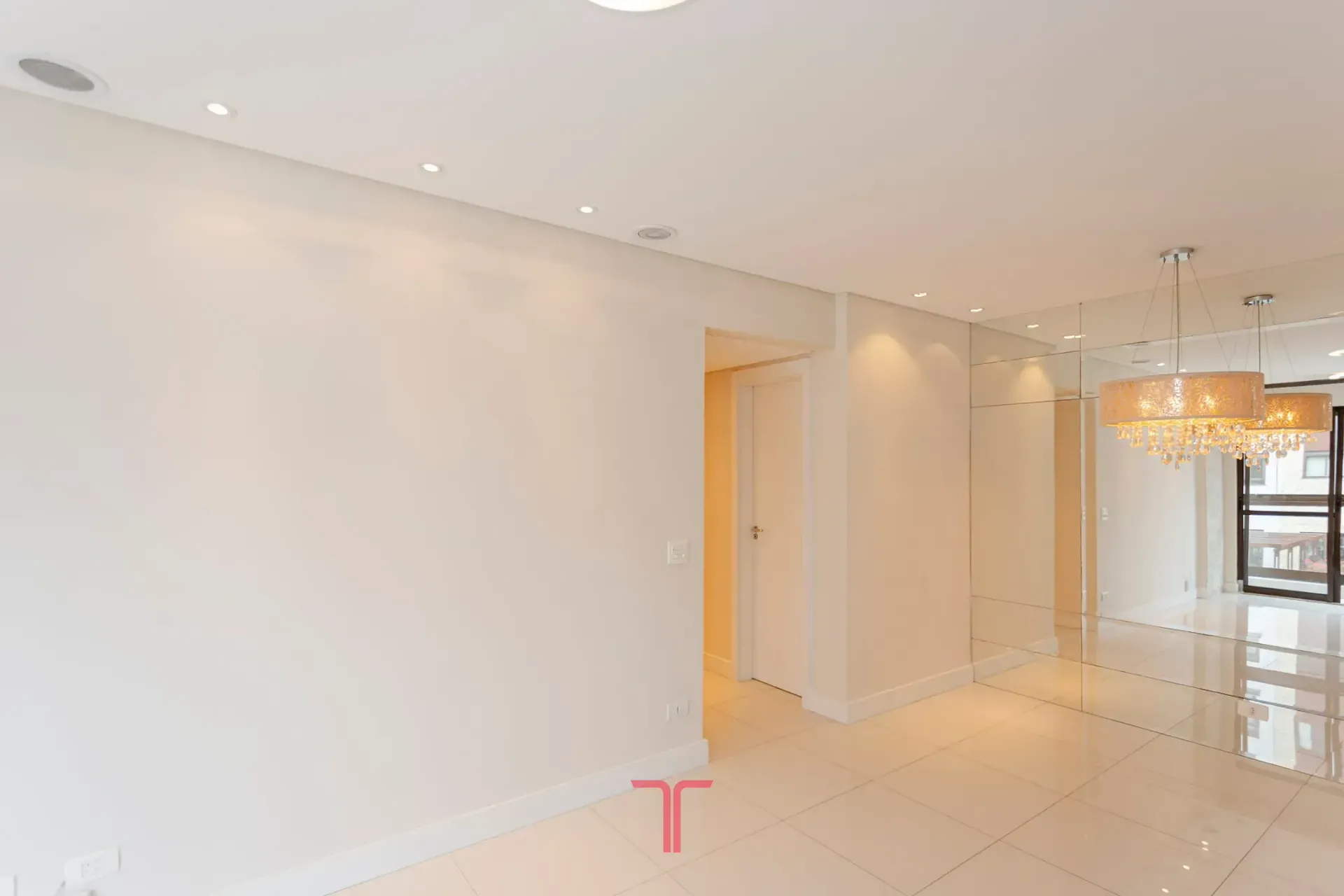 3-bedroom apartment in a building with a pool — photo 13