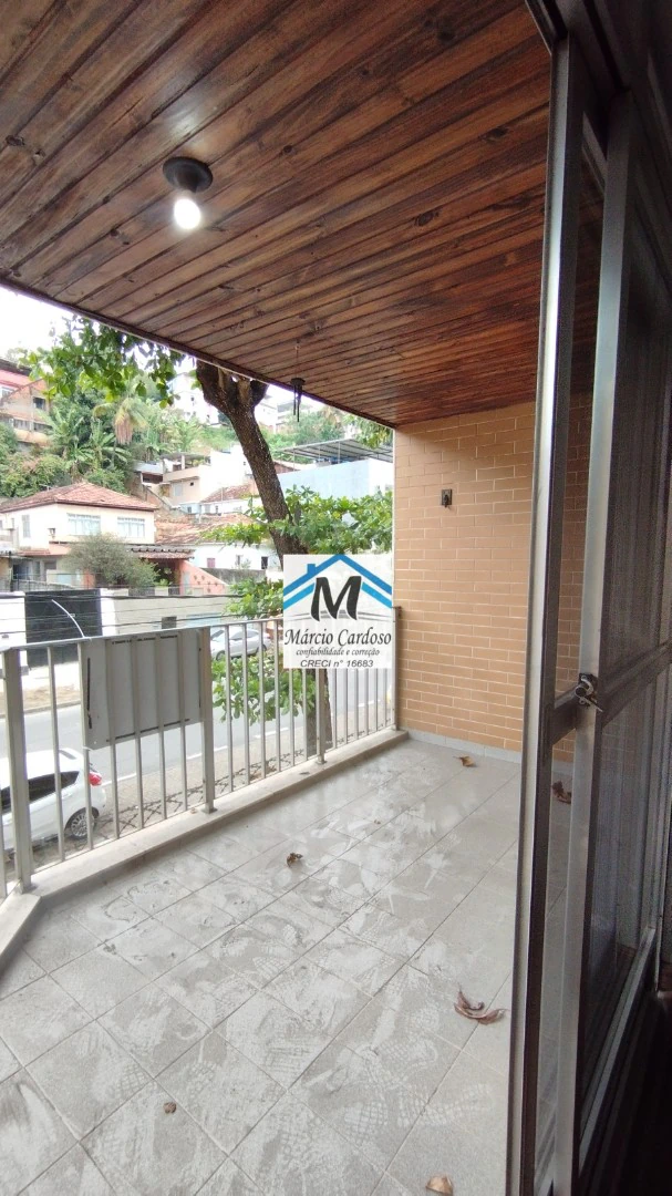 1-bedroom apartment with enclosed kitchen and gas