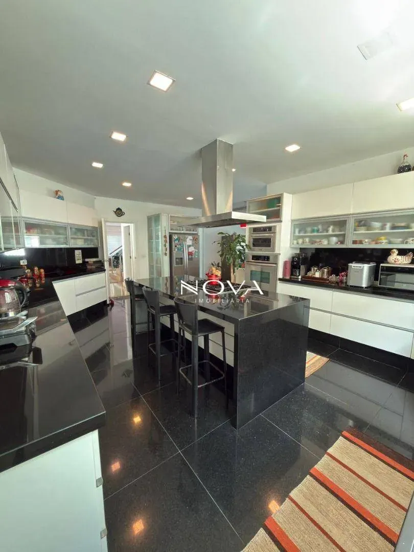 Furnished house with 9 bedrooms and an open kitchen — photo 12