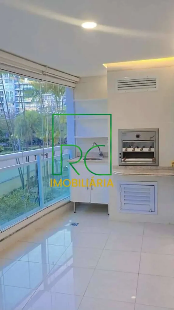 Furnished apartment with 3 bedrooms and 2 bathrooms — photo 8