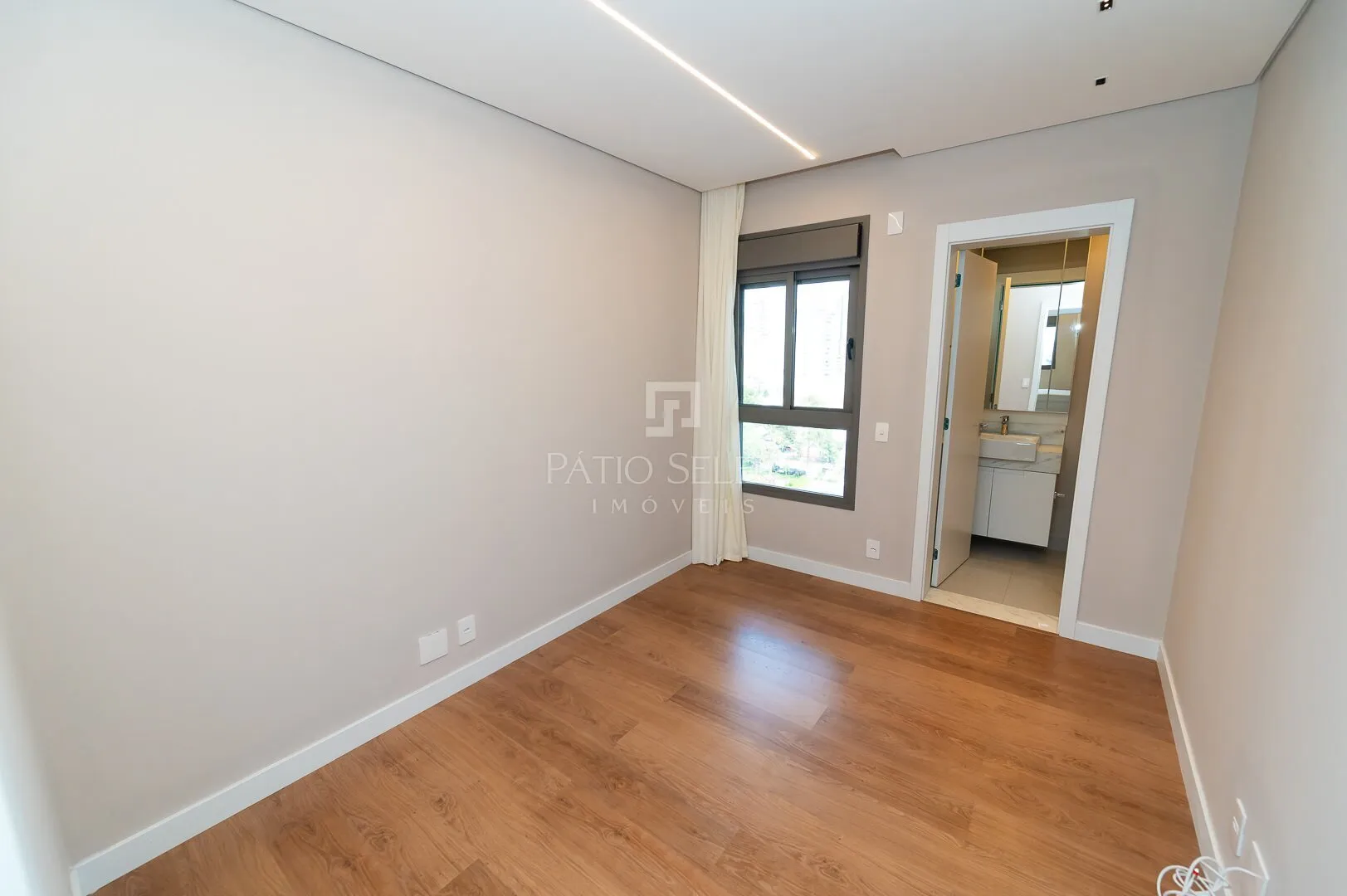 220 m² apartment with 3 en-suite bedrooms and 2 parking — photo 31