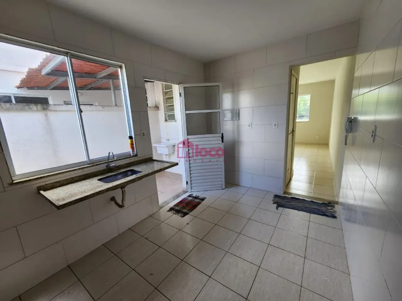 Casa de 100 m² com máquina de lavar e vista para a água