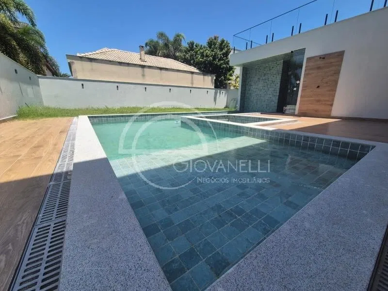 Furnished house with 4 en-suites and open-plan kitchen — photo 27