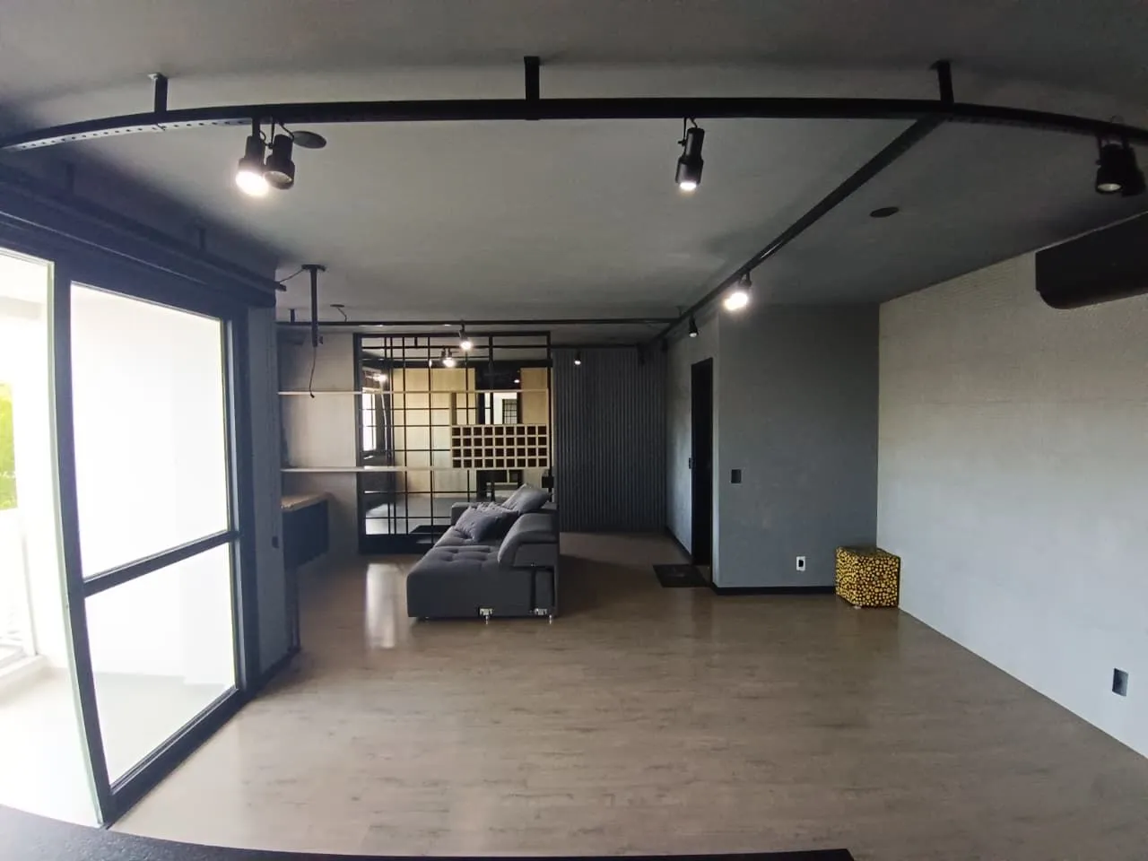 Apartamento mobiliado de 96 m² com churrasqueira privativa