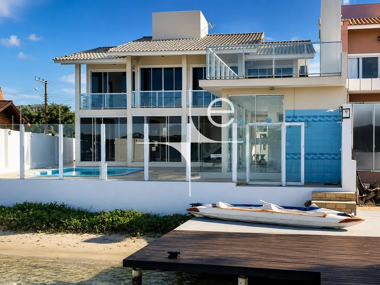 Rental house with 5 bedrooms and 350 m²