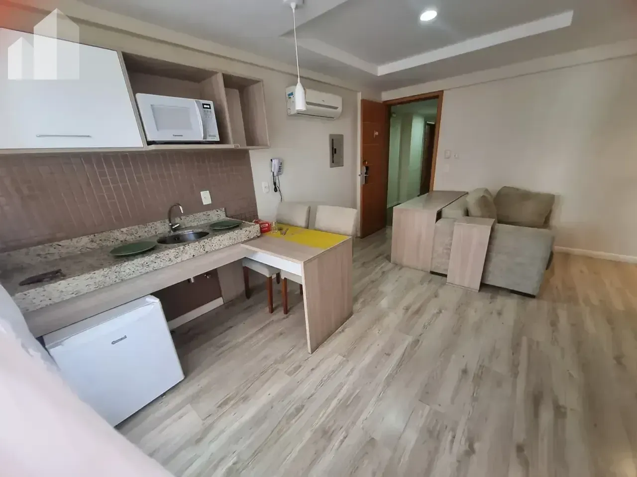 Furnished 1-bedroom apartment with air conditioning — photo 4