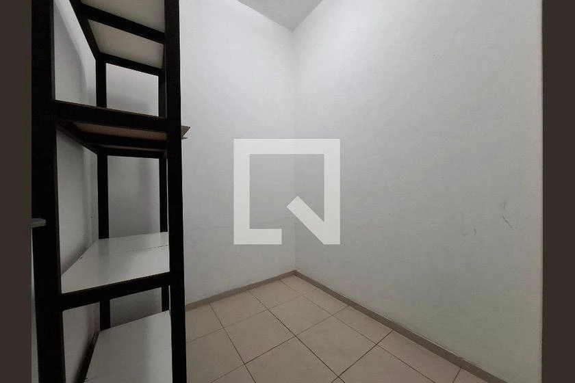 Home office in a 4-bedroom apartment, 140 m² — photo 32