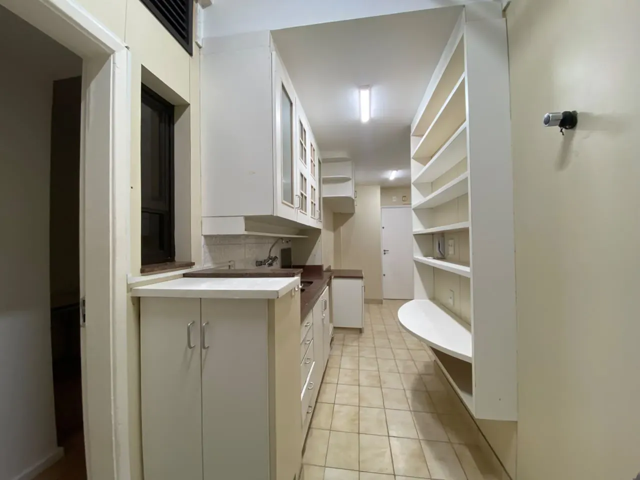Apartamento de 3 quartos com varanda envidraçada — photo 18