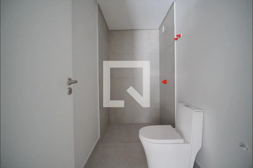 House with 3 en-suite bedrooms and 4 bathrooms, 3 parking — photo 9