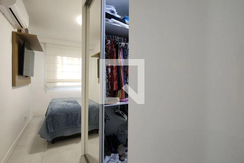 3-bedroom apartment with a walk-in closet — photo 44
