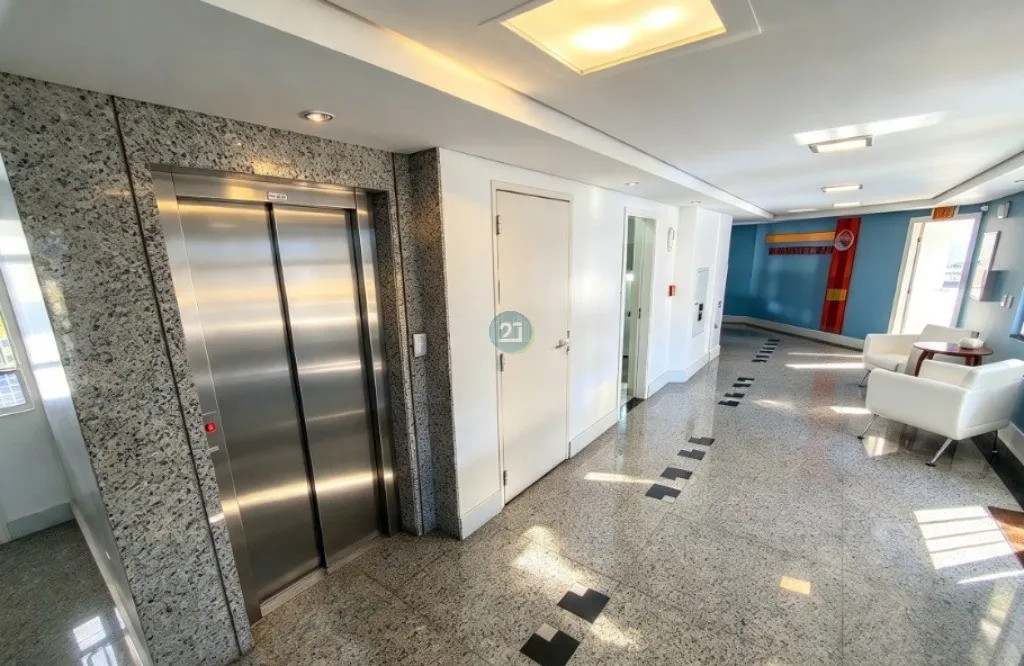 3-bedroom apartment with a grill on the balcony — photo 26