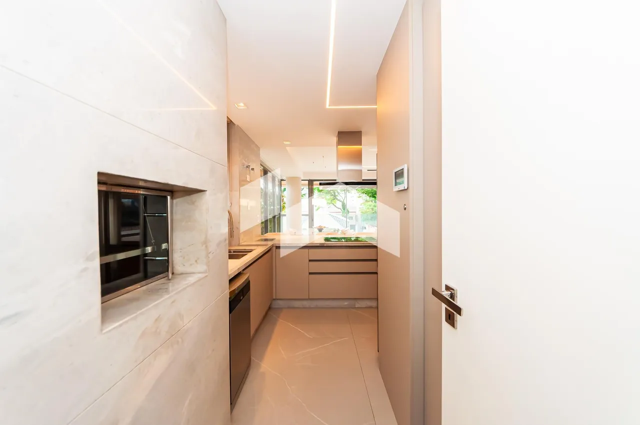 152 m² apartment with 3 en-suite bedrooms and parking — photo 14