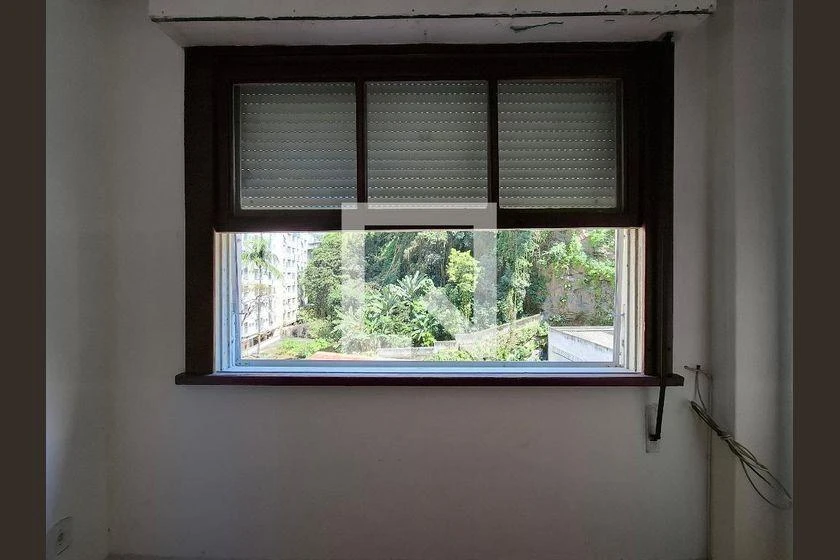 Wood or laminate floors in a one-bedroom apartment, 30 m² — photo 5
