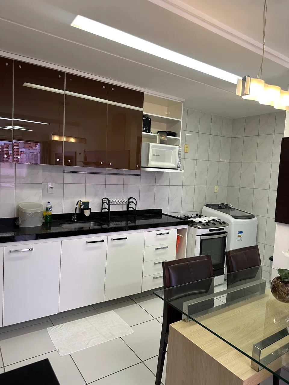 Меблированная квартира с 1 спальней, балконом и местом