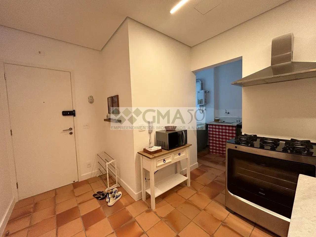 Furnished apartment with 2 bedrooms and 2 bathrooms — photo 8