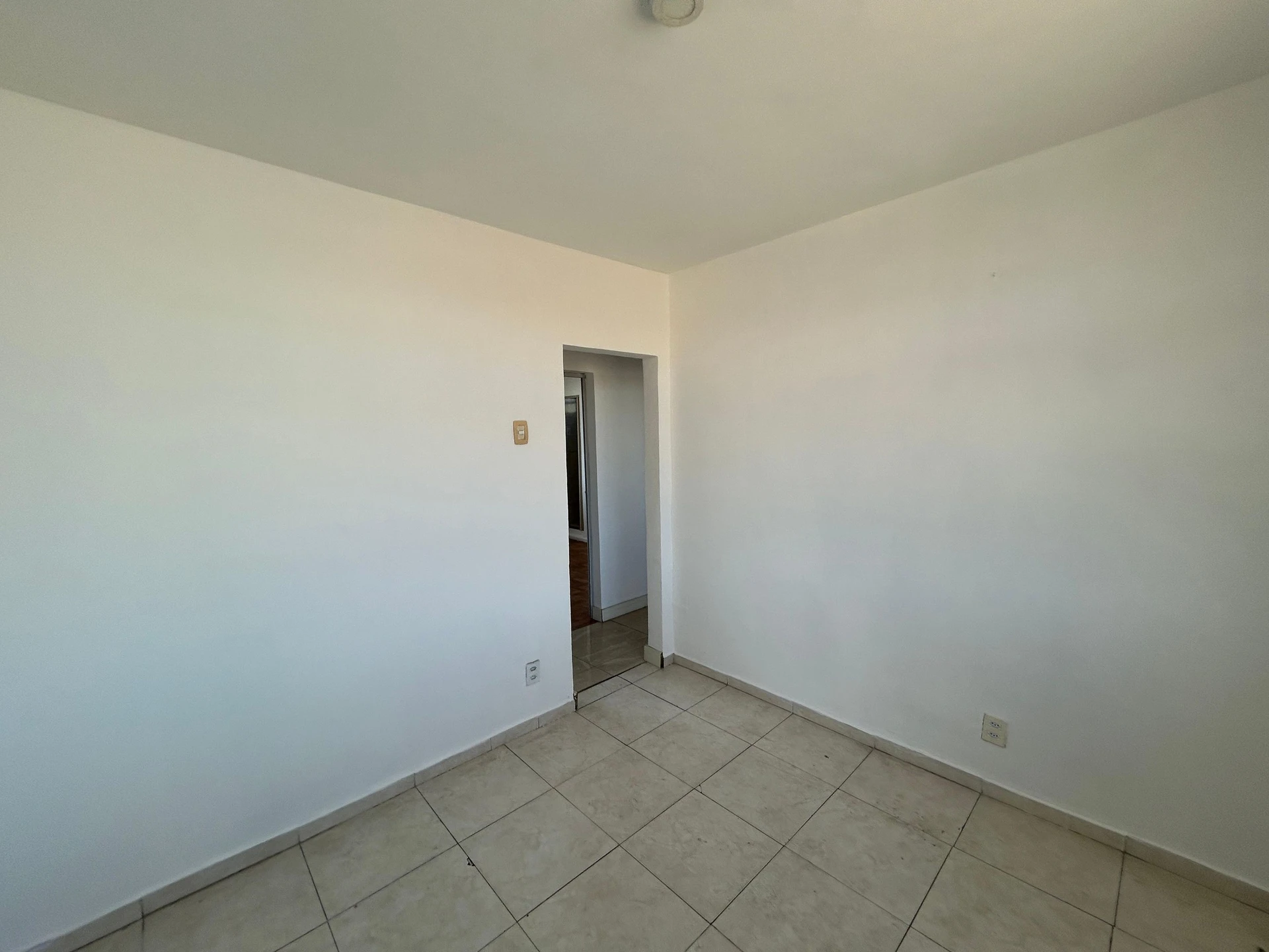 Unfurnished 3-bedroom apartment with 2 baths, no parking — photo 26